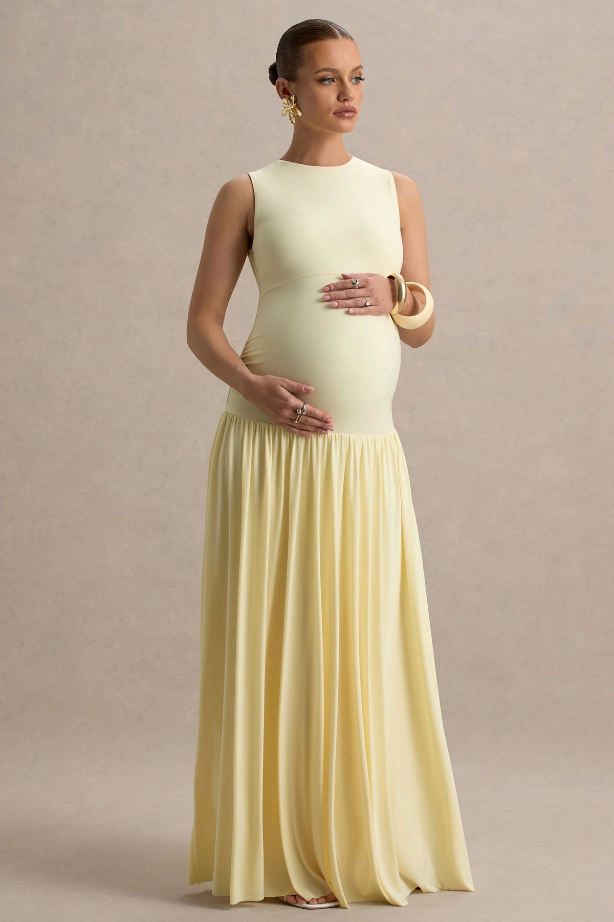 Outline | Lemon Crew-Neck Maternity Maxi Dress With Pleated Skirt